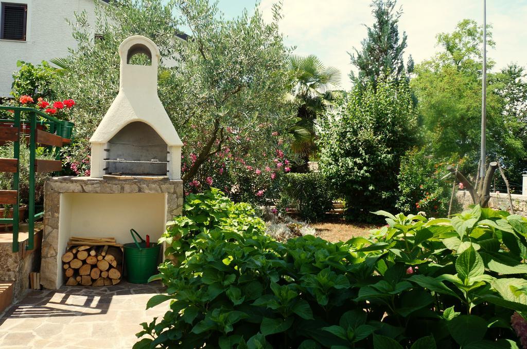 Studio And Apartment Nadia With Garden Porec Camera foto